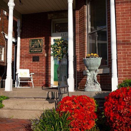 L&N Bed And Breakfast Ltd Henderson Kültér fotó