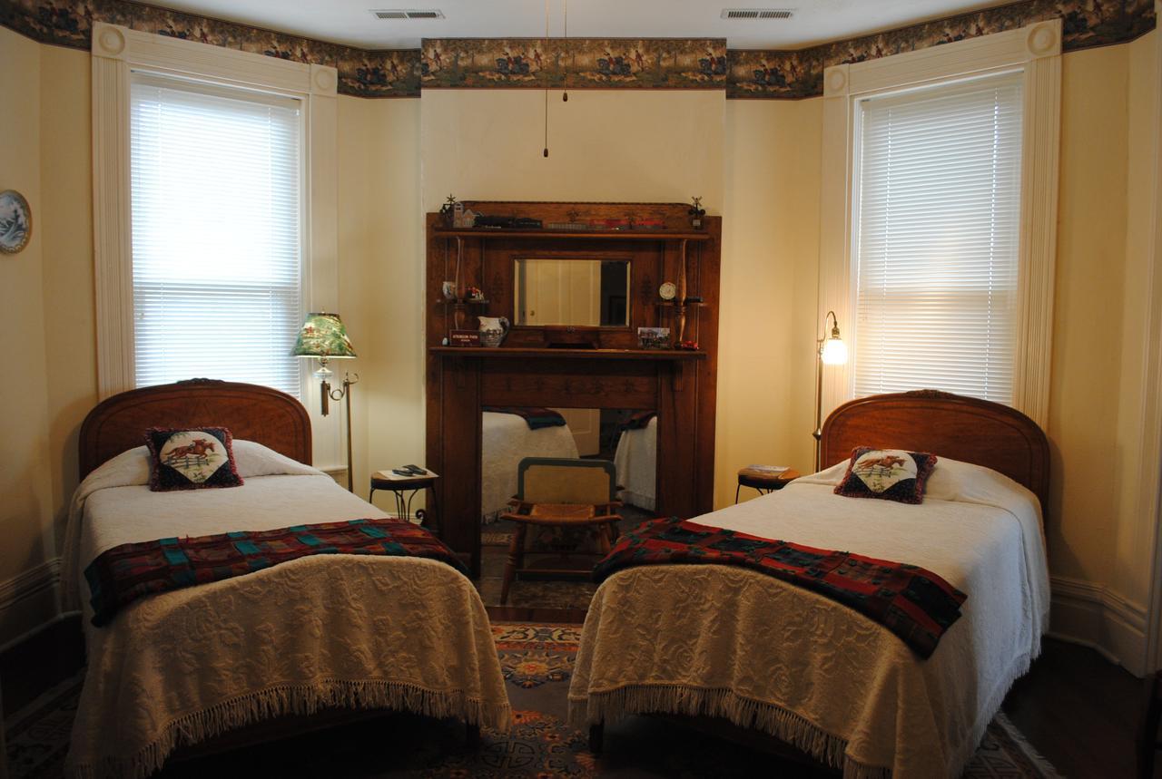 L&N Bed And Breakfast Ltd Henderson Kültér fotó