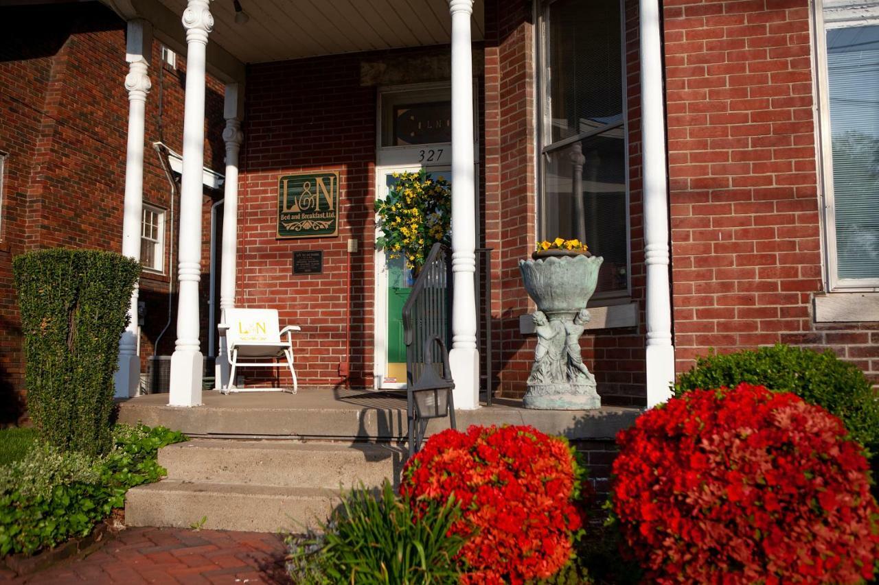 L&N Bed And Breakfast Ltd Henderson Kültér fotó
